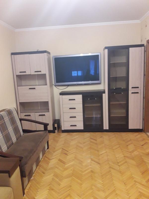 Продажа 2 комнатной квартиры 55 кв. м, Ревуцкого ул. 4