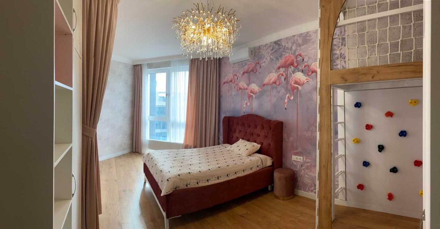 Long term rent 3 bedroom-(s) apartment Leiptsyhska Street 15б