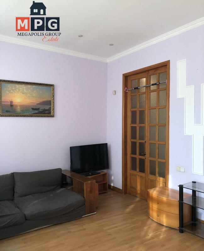 Sale 3 bedroom-(s) apartment 114 sq. m., Korolenka Street 19