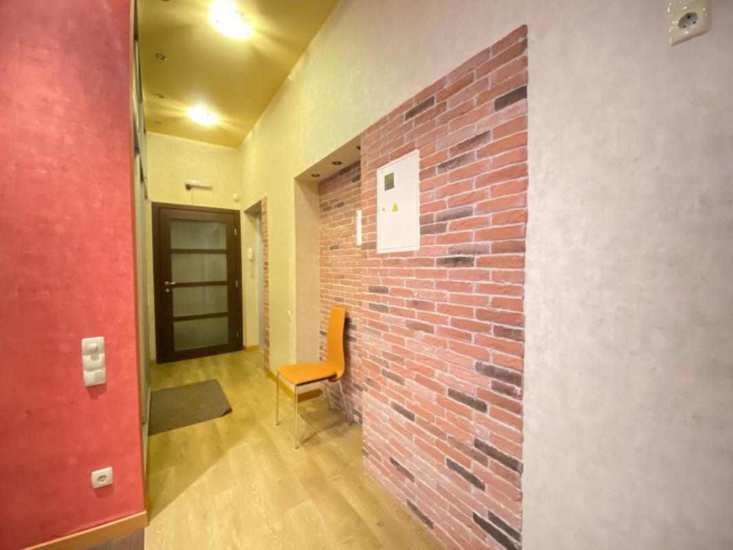 Long term rent 3 bedroom-(s) apartment Hirshmana Street 17