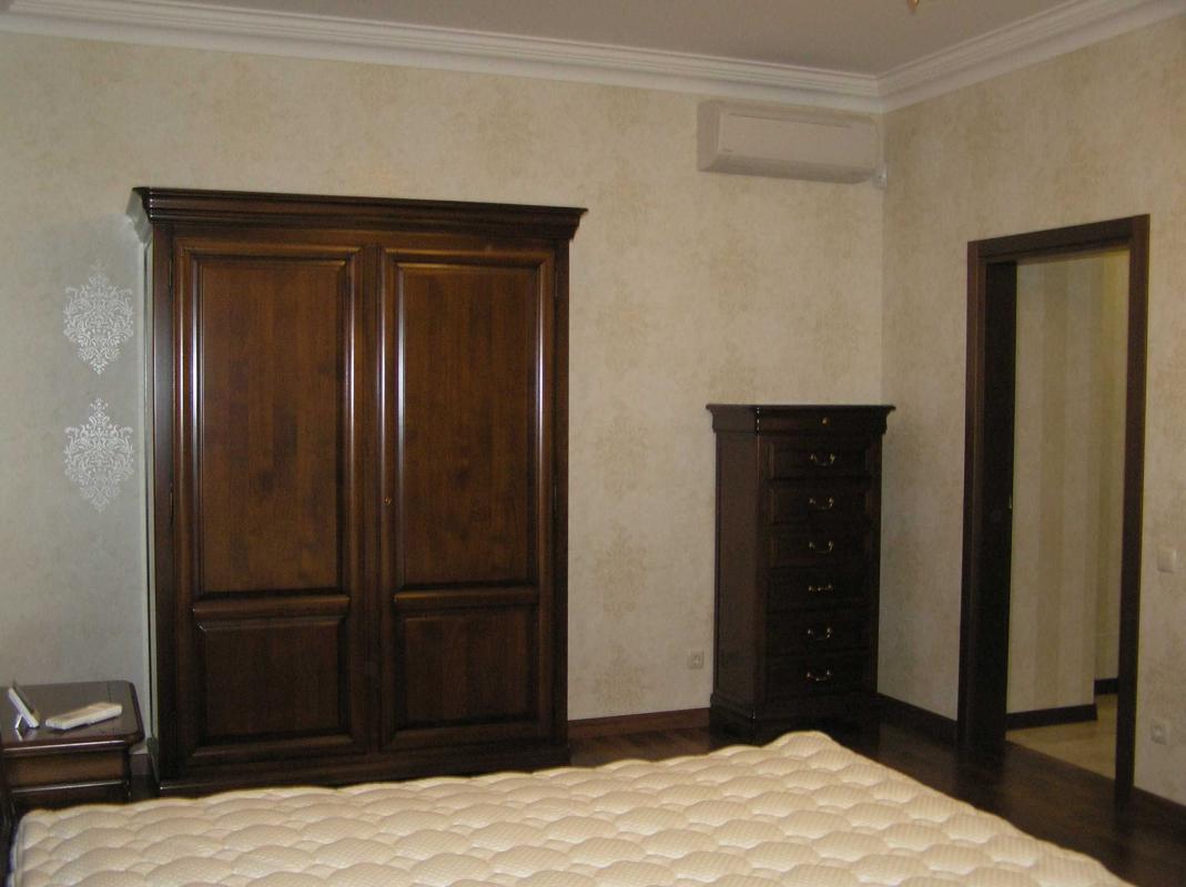 Long term rent 2 bedroom-(s) apartment Andriia Verkhohliada Street (Mykhaila Drahomyrova Street) 14
