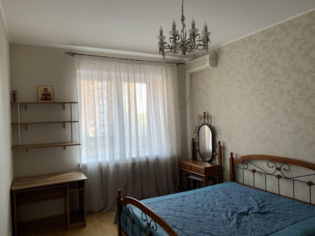 Long term rent 2 bedroom-(s) apartment Volodymyra Ivasiuka Avenue (Heroiv Stalinhrada Avenue) 10А