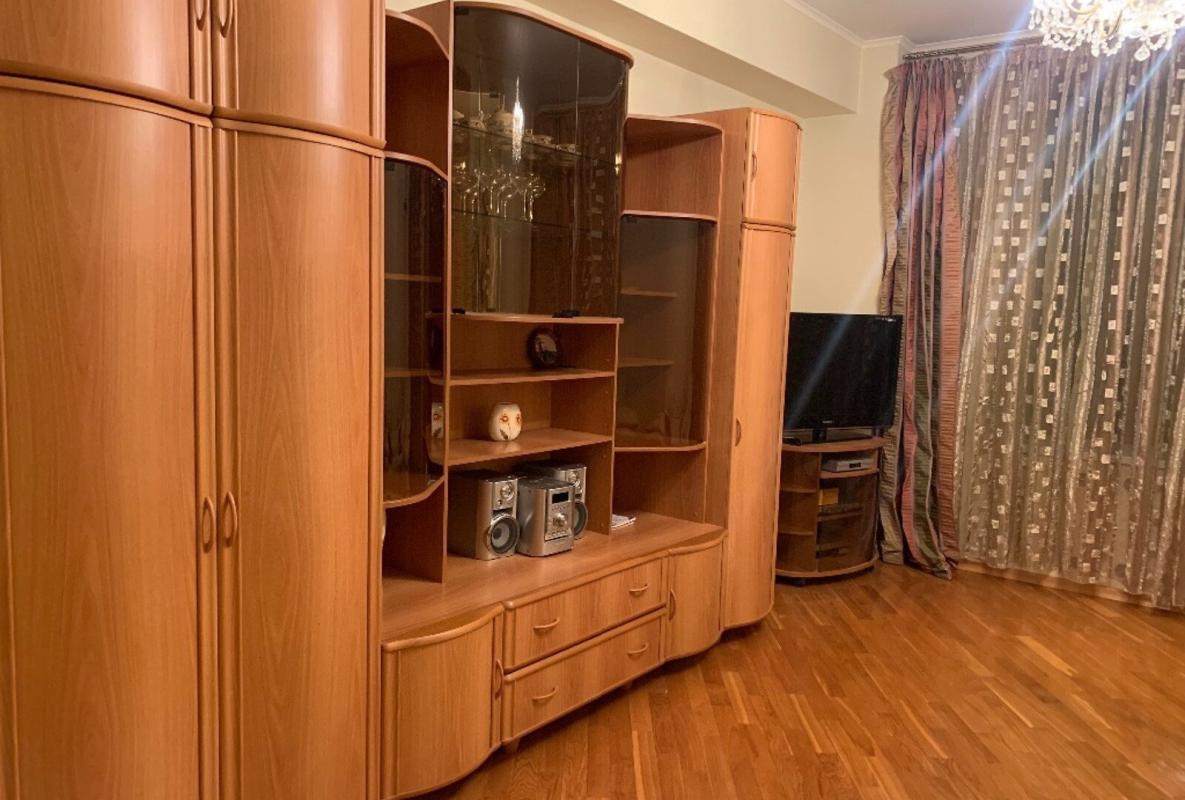 Long term rent 2 bedroom-(s) apartment Khreshchatyk Street (Khreschatyk Street) 27