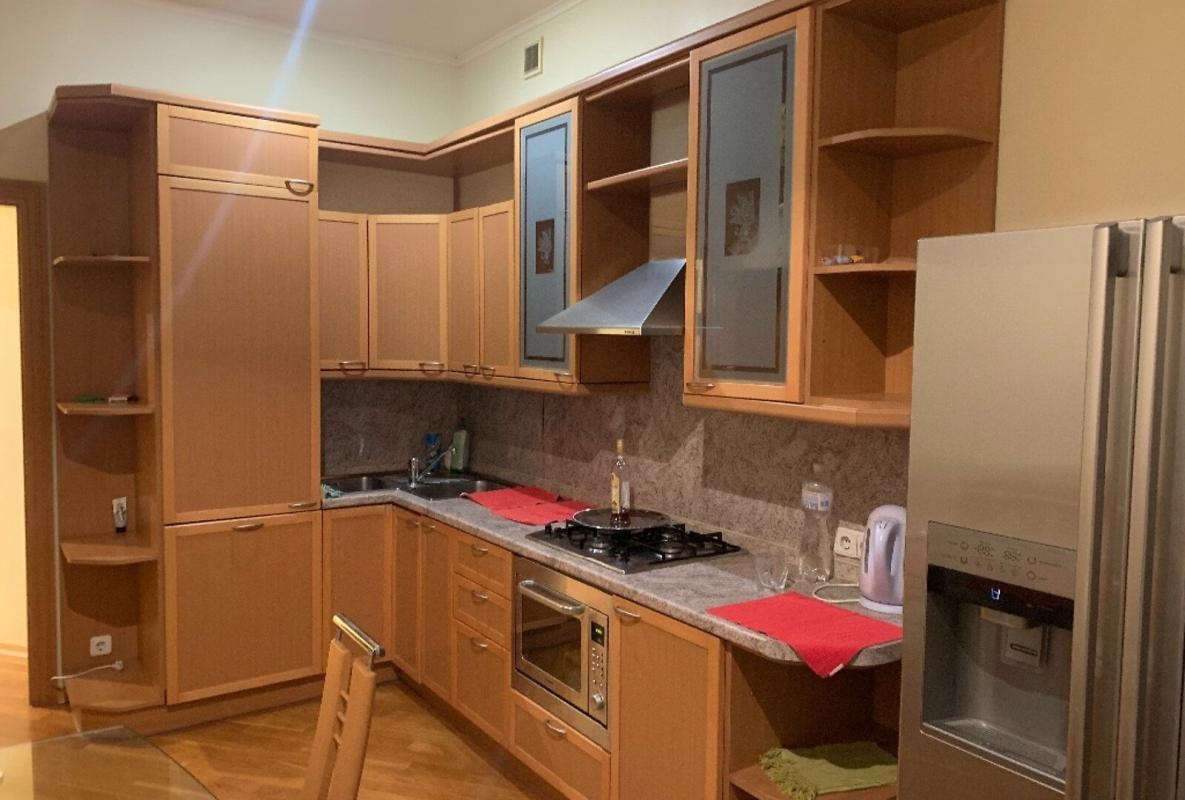 Long term rent 2 bedroom-(s) apartment Khreshchatyk Street (Khreschatyk Street) 27