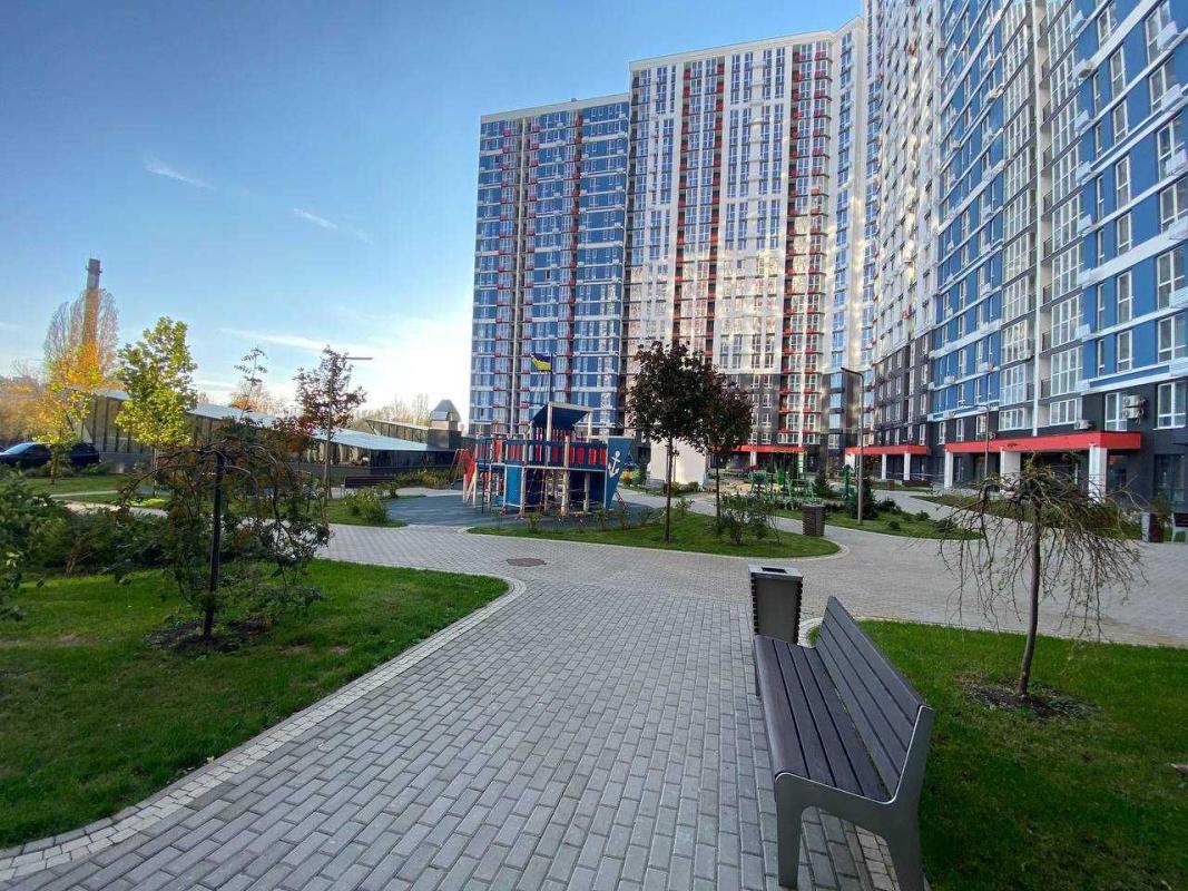 Продаж 2 кімнатної квартири 72 кв. м, Тепловозна вул. (Канальна) 8