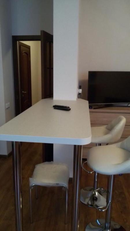 Long term rent 1 bedroom-(s) apartment Voskresenska Street 16б