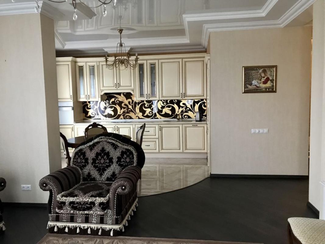 Long term rent 3 bedroom-(s) apartment Volodymyra Ivasiuka Avenue (Heroiv Stalinhrada Avenue) 6