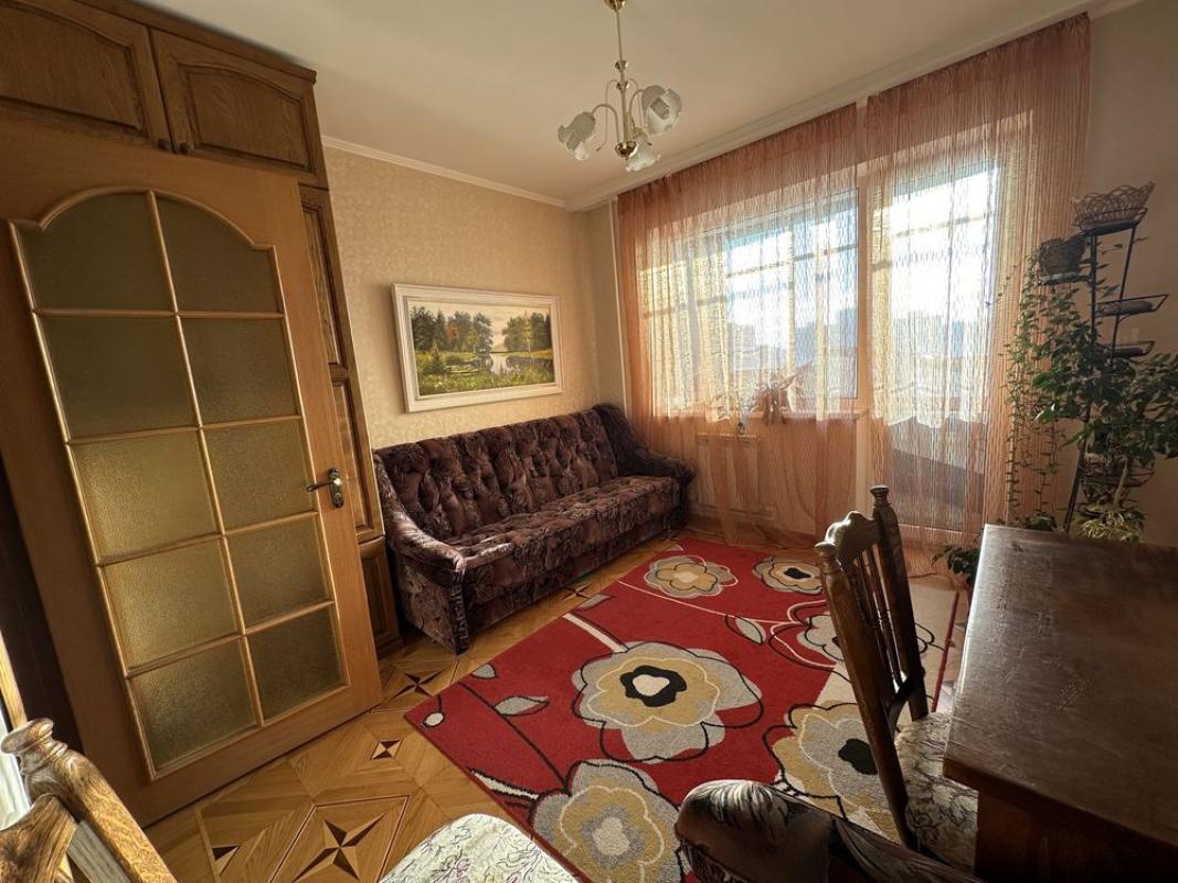 Продаж 4 кімнатної квартири 82 кв. м, Архітекторів вул. 28
