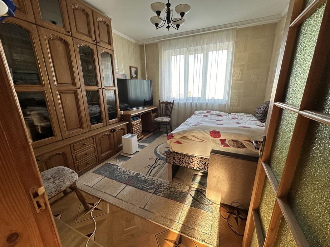 Продаж 4 кімнатної квартири 82 кв. м, Архітекторів вул. 28