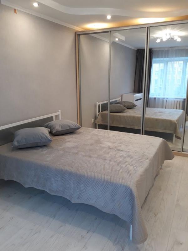 Sale 2 bedroom-(s) apartment 47 sq. m., Klovskyi Descent 12а