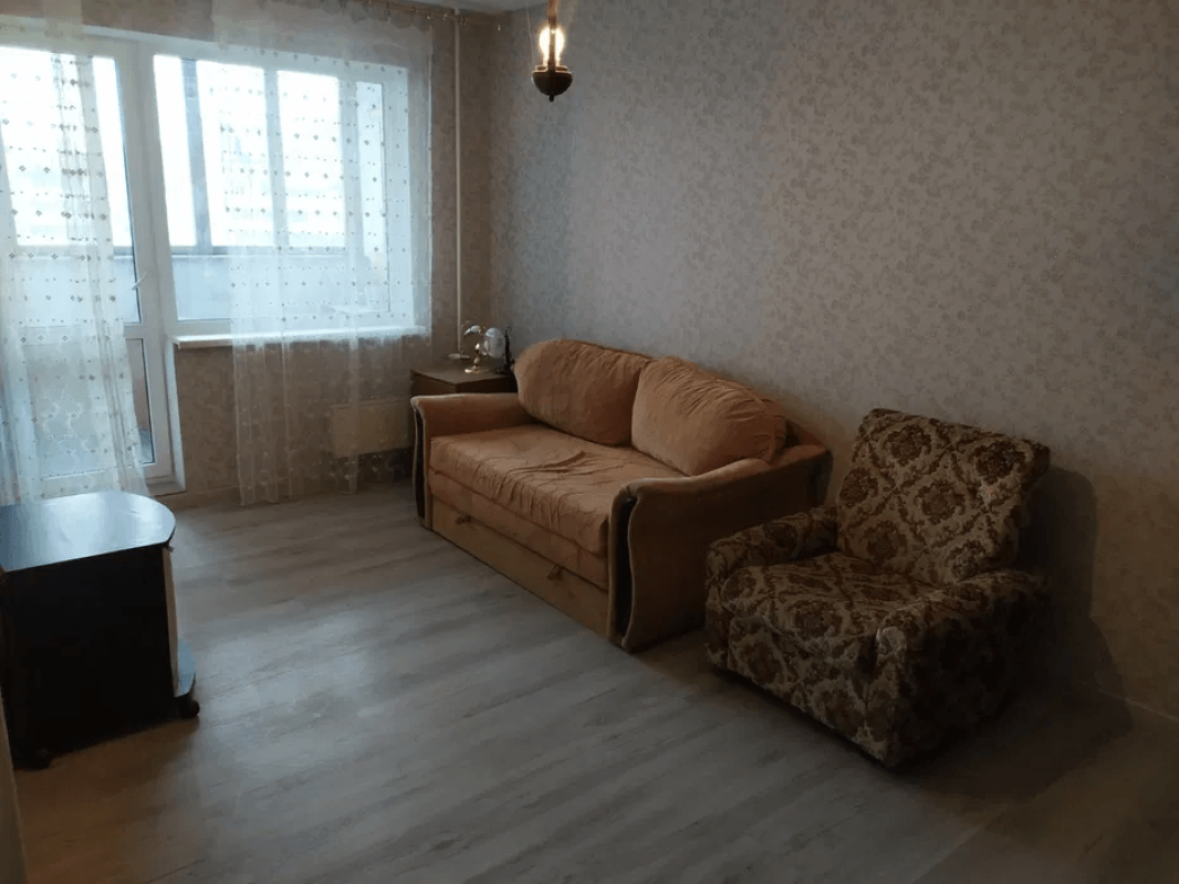 Продаж 3 кімнатної квартири 72 кв. м, Анни Ахматової вул. 17