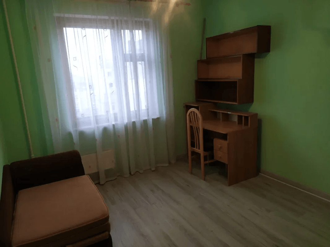 Продаж 3 кімнатної квартири 72 кв. м, Анни Ахматової вул. 17