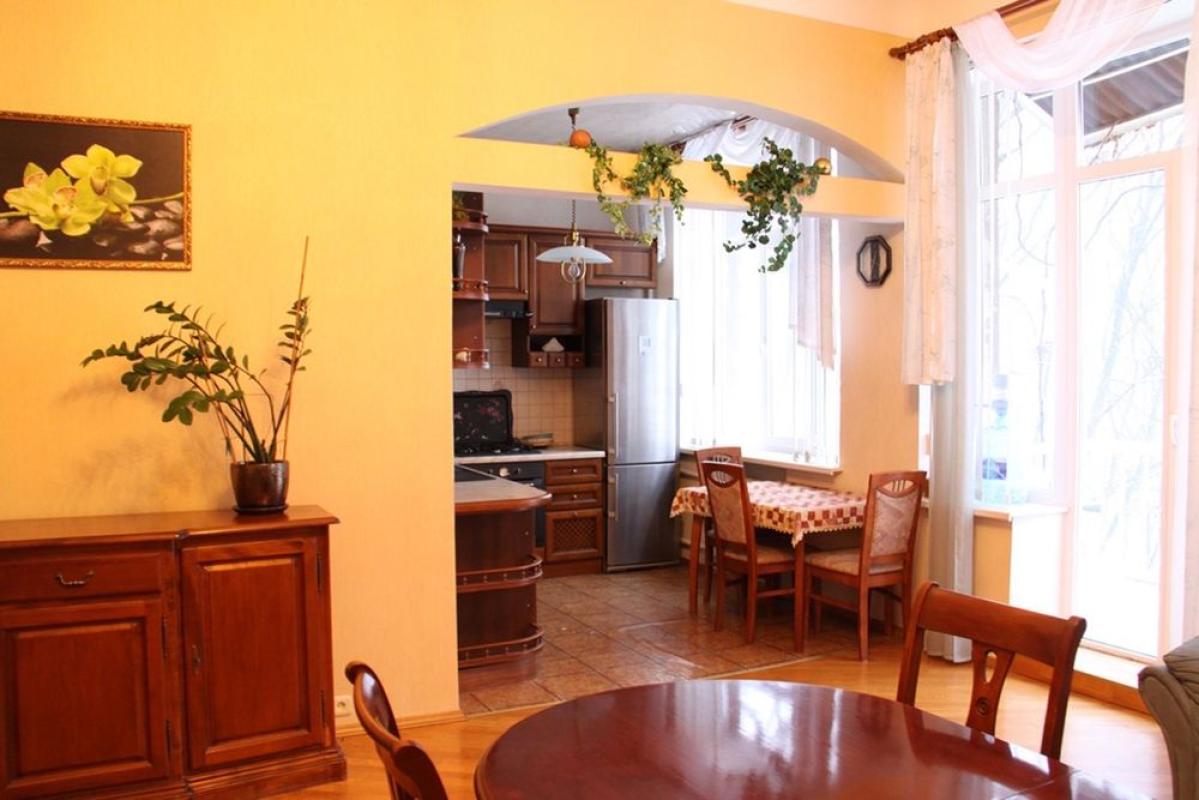 Long term rent 2 bedroom-(s) apartment Chaykovska Street 20