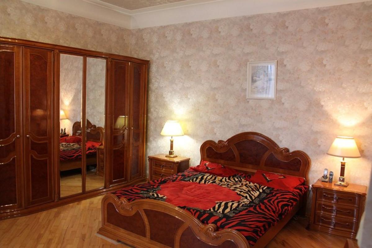 Long term rent 2 bedroom-(s) apartment Chaykovska Street 20