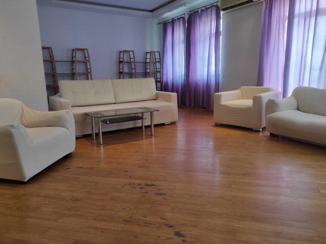 Long term rent 4 bedroom-(s) apartment Shota Rustaveli Street 20