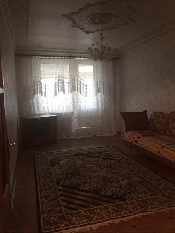 Long term rent 3 bedroom-(s) apartment Derevyanka Street 3б