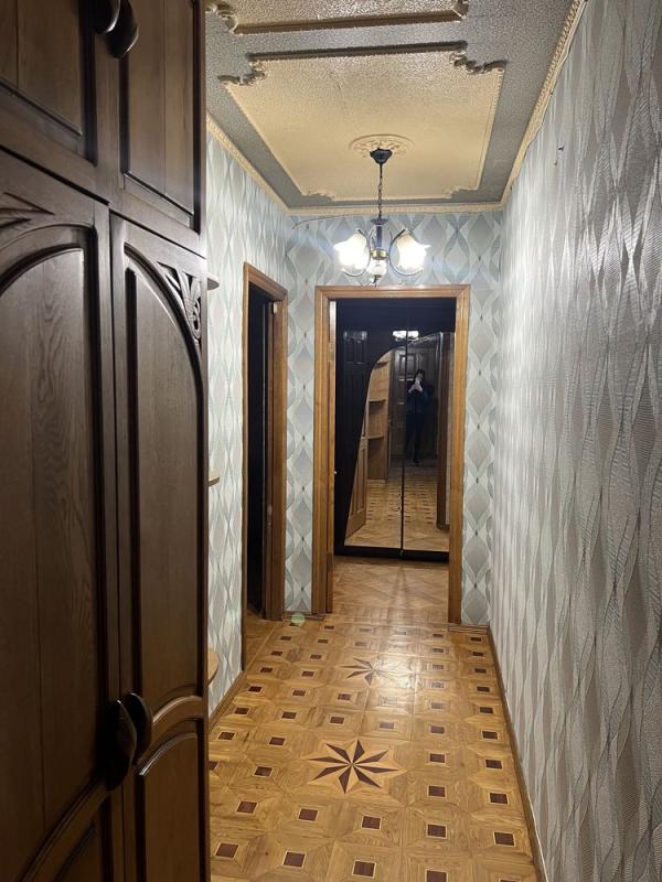 Long term rent 3 bedroom-(s) apartment Derevyanka Street 3б