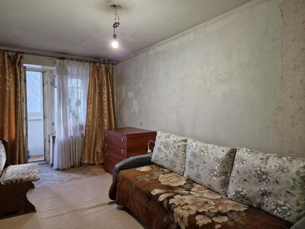 Продаж 3 кімнатної квартири 72 кв. м, Юрія Гагаріна просп. 72