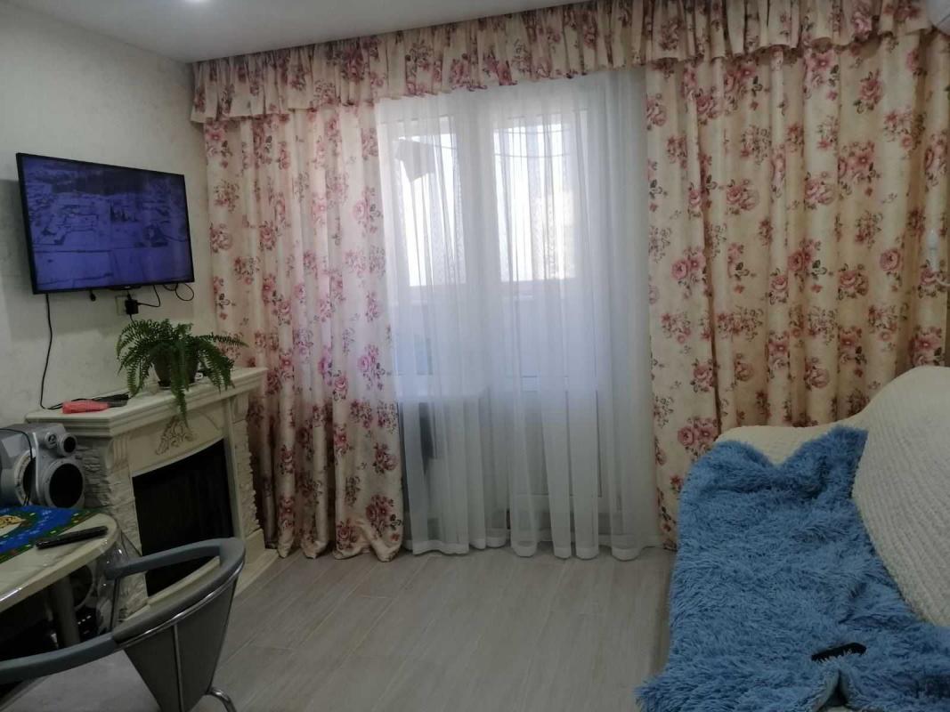 Sale 2 bedroom-(s) apartment 73 sq. m., Revutskoho Street 54