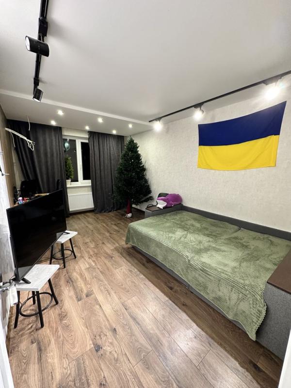 Продаж 1 кімнатної квартири 45 кв. м, Миру вул. 55