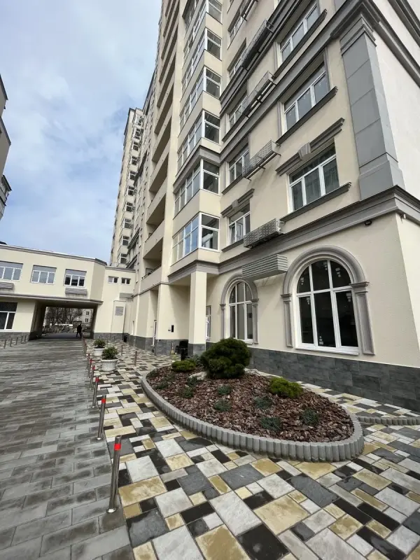 Apartment for sale - Budivelnykiv Street 30