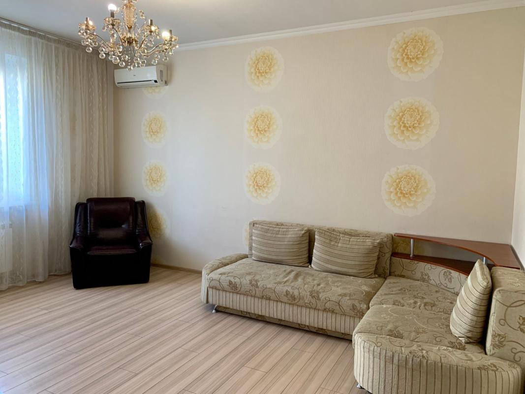 Продажа 3 комнатной квартиры 67 кв. м, Маршала Бажанова ул. 1