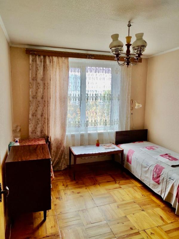 Продаж 2 кімнатної квартири 44 кв. м, Бучми вул. (Командарма Уборевича) 8