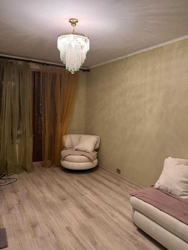Продаж 2 кімнатної квартири 44 кв. м, Героїв Харкова просп. 254в