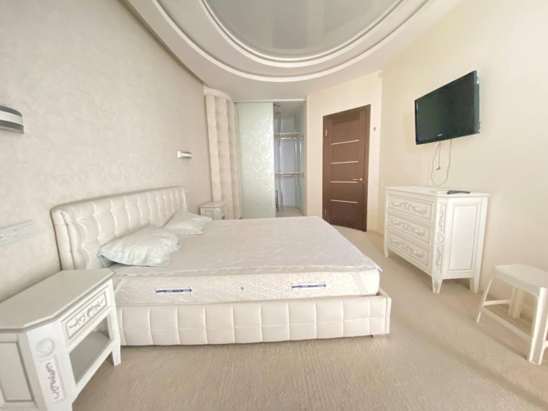 Sale 3 bedroom-(s) apartment 128.6 sq. m., Chernyshevska Street 3