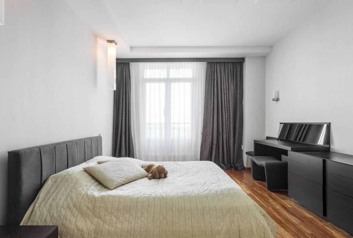 Long term rent 4 bedroom-(s) apartment Zvirinetska Street 59