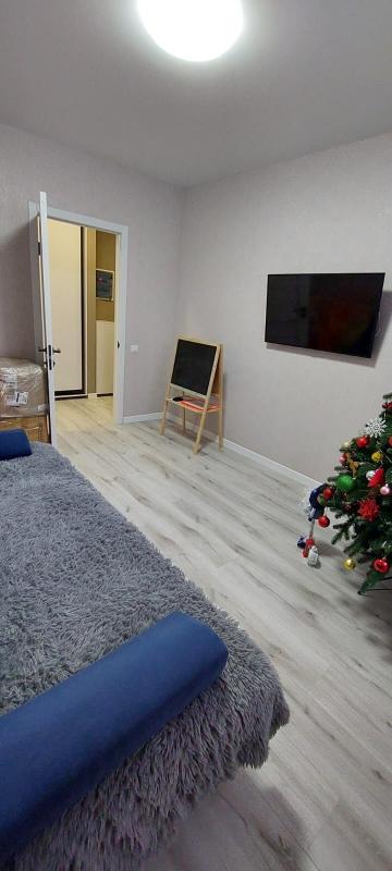Продаж 2 кімнатної квартири 56 кв. м, Миру вул. 25
