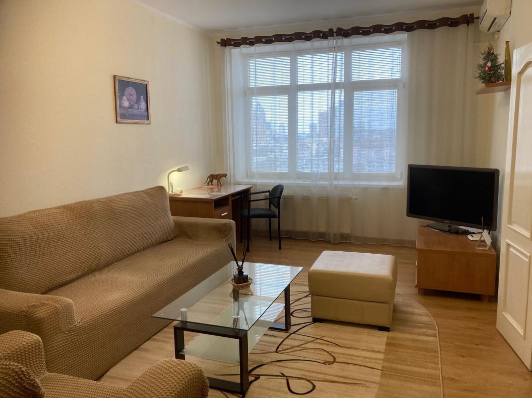 Продажа 2 комнатной квартиры 83 кв. м, Евгения Коновальца ул. (Щорса) 36б