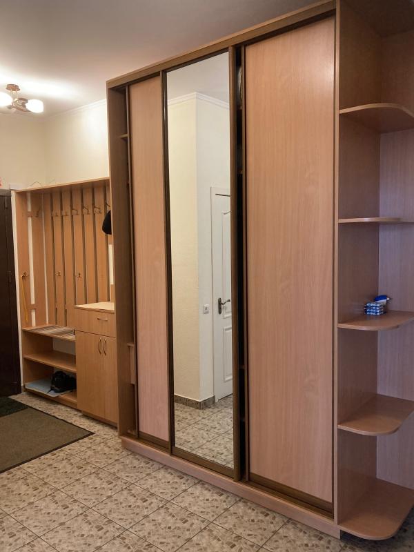 Продаж 2 кімнатної квартири 83 кв. м, Євгена Коновальця вул. (Щорса) 36б
