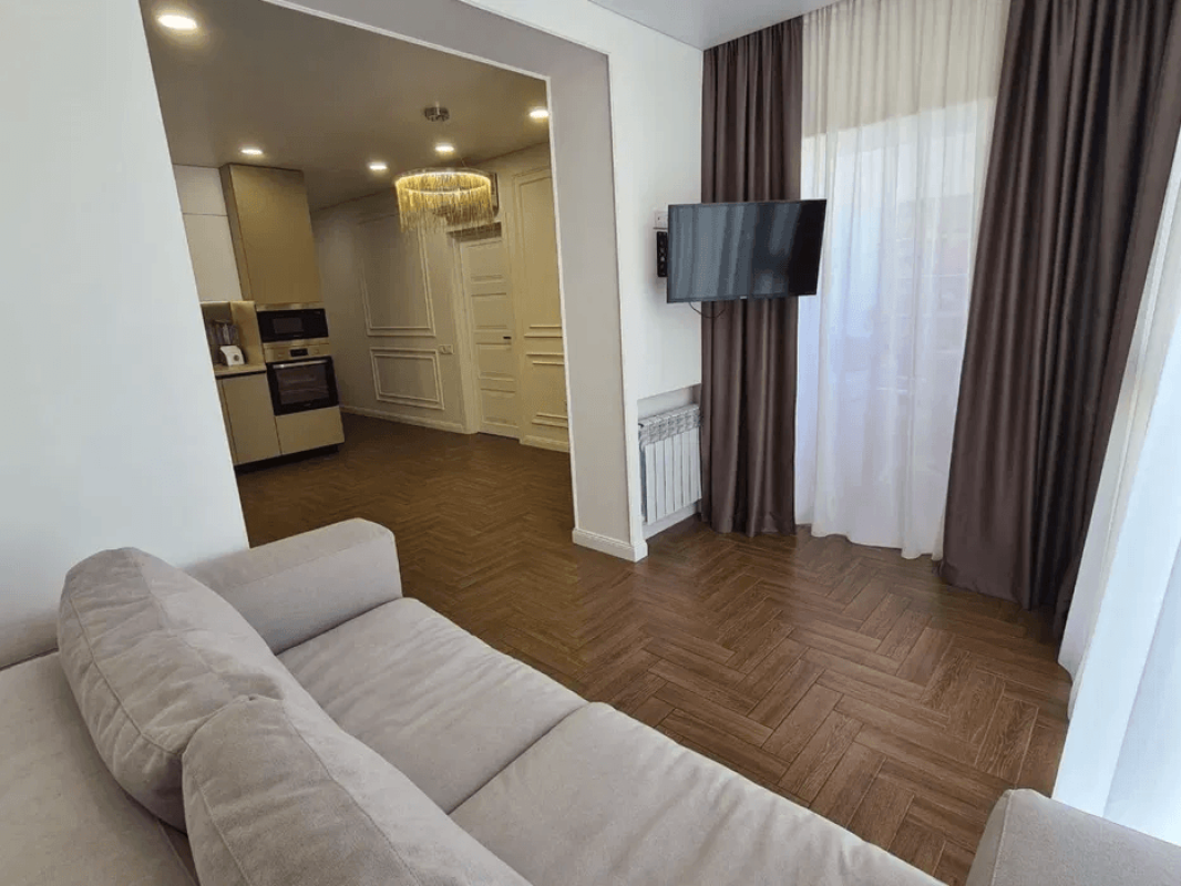 Продаж 1 кімнатної квартири 58 кв. м, Молочна вул. (Кірова) 34