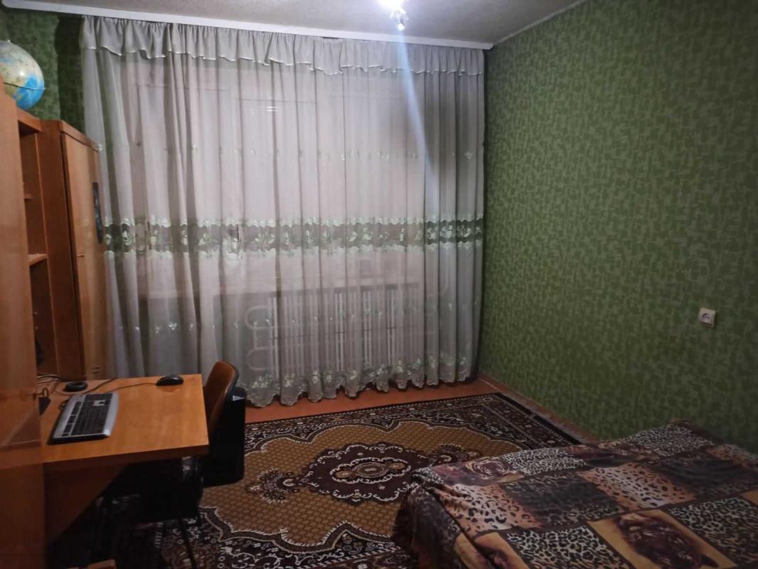 Sale 3 bedroom-(s) apartment 64 sq. m., Amosova Street 1