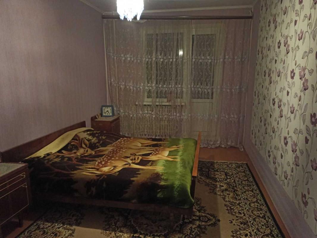 Sale 3 bedroom-(s) apartment 64 sq. m., Amosova Street 1