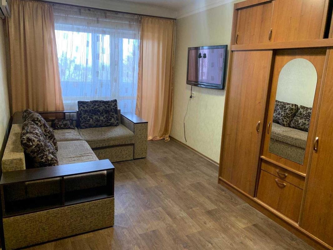 Продаж 1 кімнатної квартири 30 кв. м, Героїв Харкова просп. 214