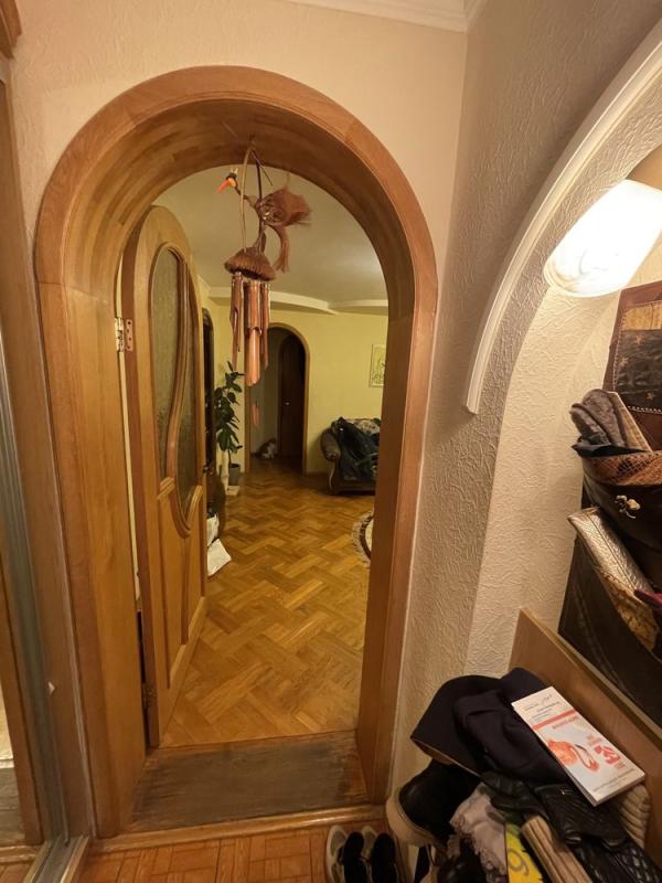 Продаж 2 кімнатної квартири 67 кв. м, Героїв Харкова просп. 95