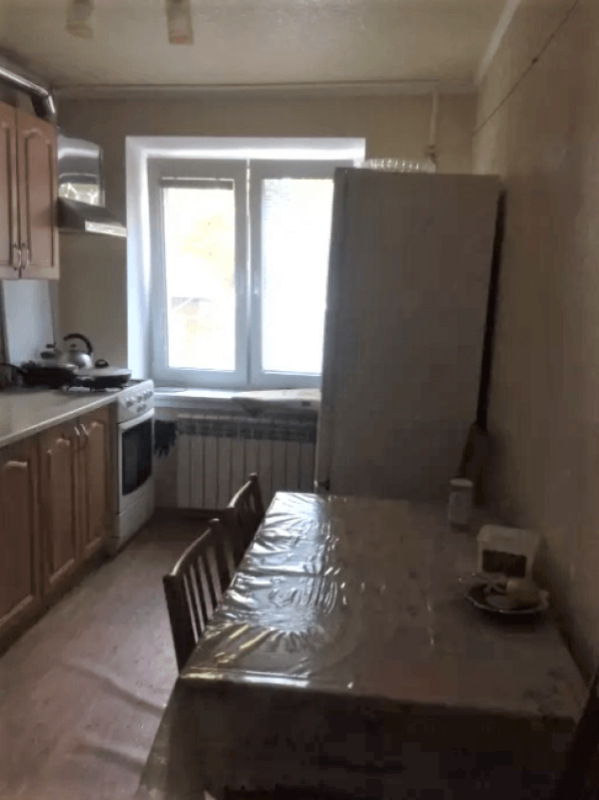 Long term rent 3 bedroom-(s) apartment Starytskoho Street 16