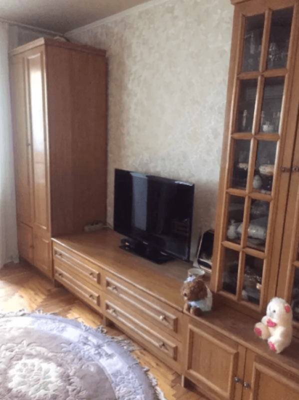 Long term rent 3 bedroom-(s) apartment Starytskoho Street 16