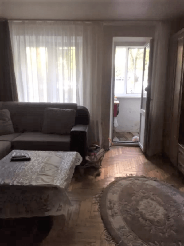 Long term rent 3 bedroom-(s) apartment Starytskoho Street 16