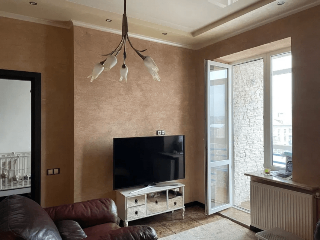 Long term rent 2 bedroom-(s) apartment Lopatynsky Lane 2