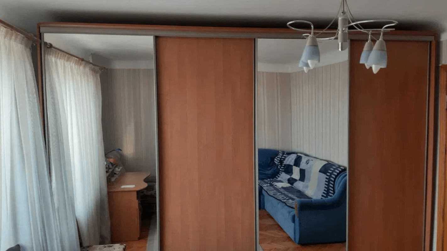 Sale 3 bedroom-(s) apartment 89 sq. m., Novhorodska Street 18