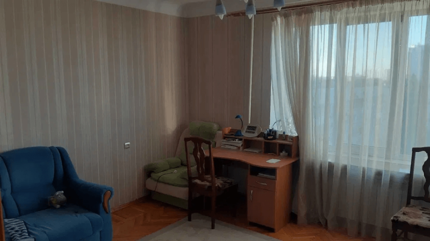 Sale 3 bedroom-(s) apartment 89 sq. m., Novhorodska Street 18