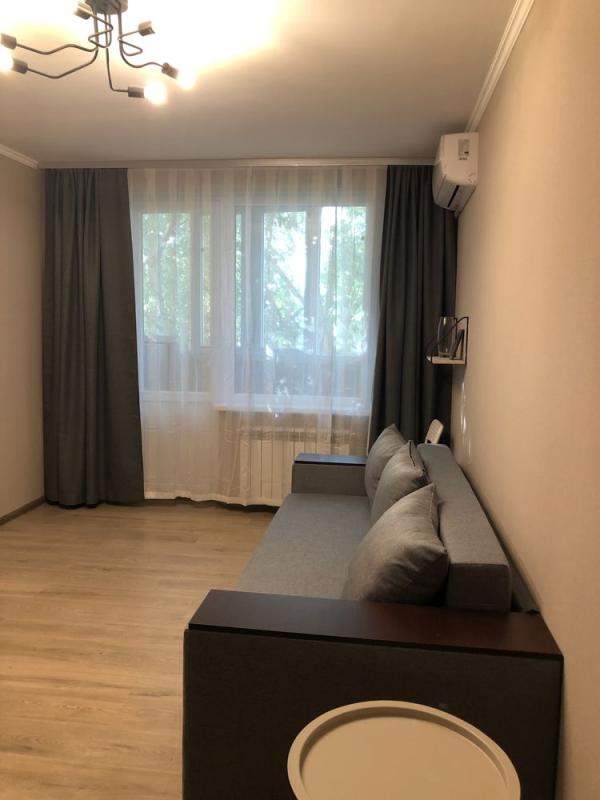 Long term rent 1 bedroom-(s) apartment Akademika Pavlova Street 162