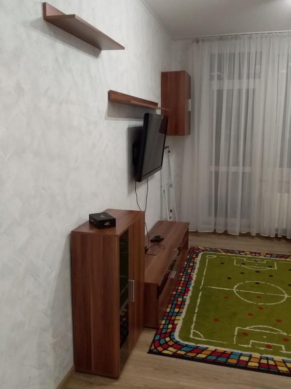 Sale 1 bedroom-(s) apartment 31 sq. m., Kharkivske Road 188