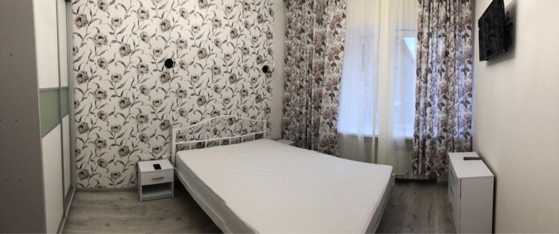 Sale 3 bedroom-(s) apartment 58 sq. m., Myronosytska Street 97