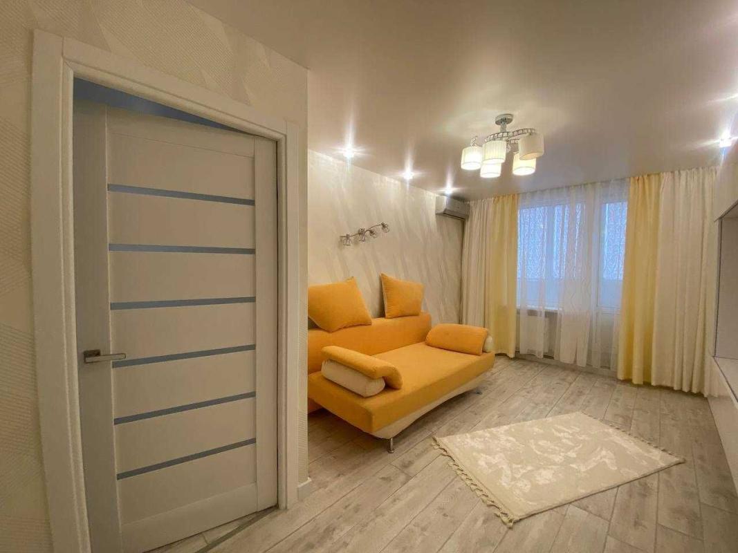 Long term rent 2 bedroom-(s) apartment Akademika Barabashova Street 44