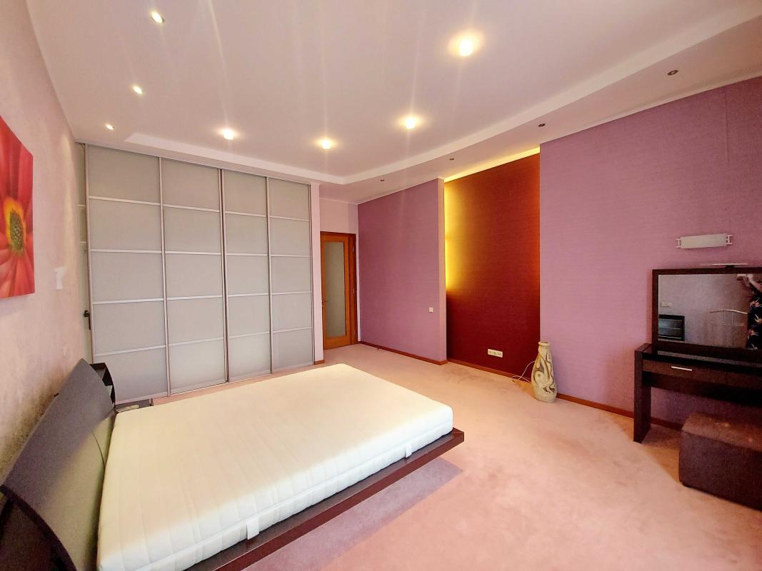 Long term rent 4 bedroom-(s) apartment Lermontivska Street 15