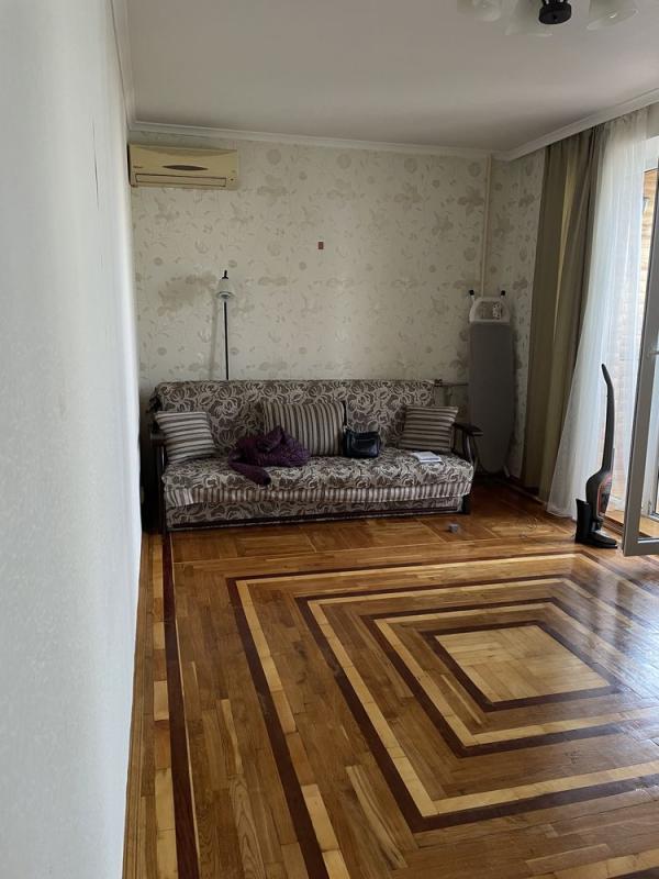 Продаж 2 кімнатної квартири 58 кв. м, Тракторобудівників просп. 128а